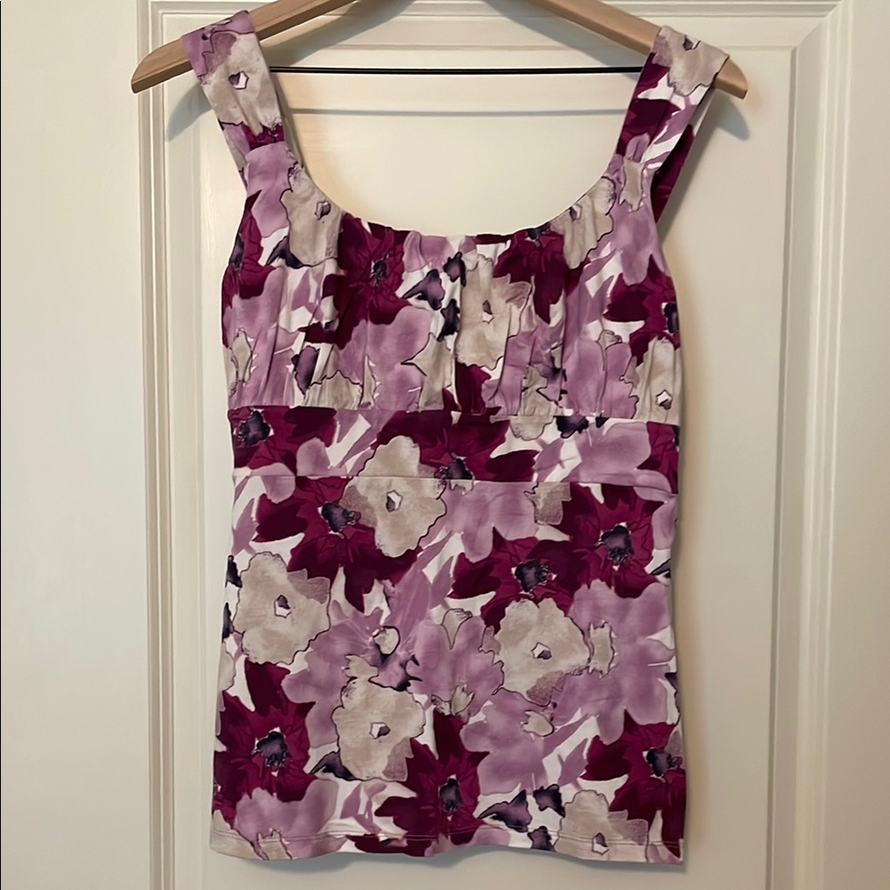 Ann Taylor floral knit top, size Medium